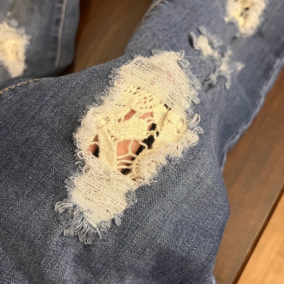 Judy Blue Jeans with Lace Detail - Picture 9 of 11